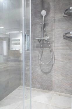 ACO ShowerDrain C Duschrinne Mit Aufkantung, DN 50, L: 118,5 Cm -Badezimmer Verkaufs-Shop aco showerdrain duschrinne mit aufkantung dn 10313033